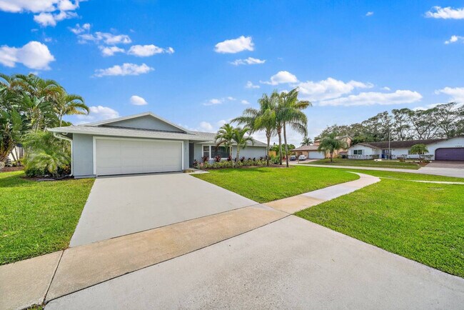 Building Photo - 1342 Essex Dr