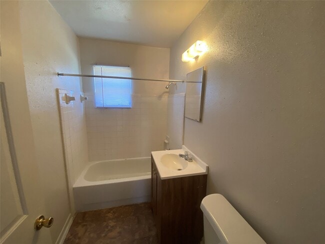 Building Photo - 4223 Rockingham St