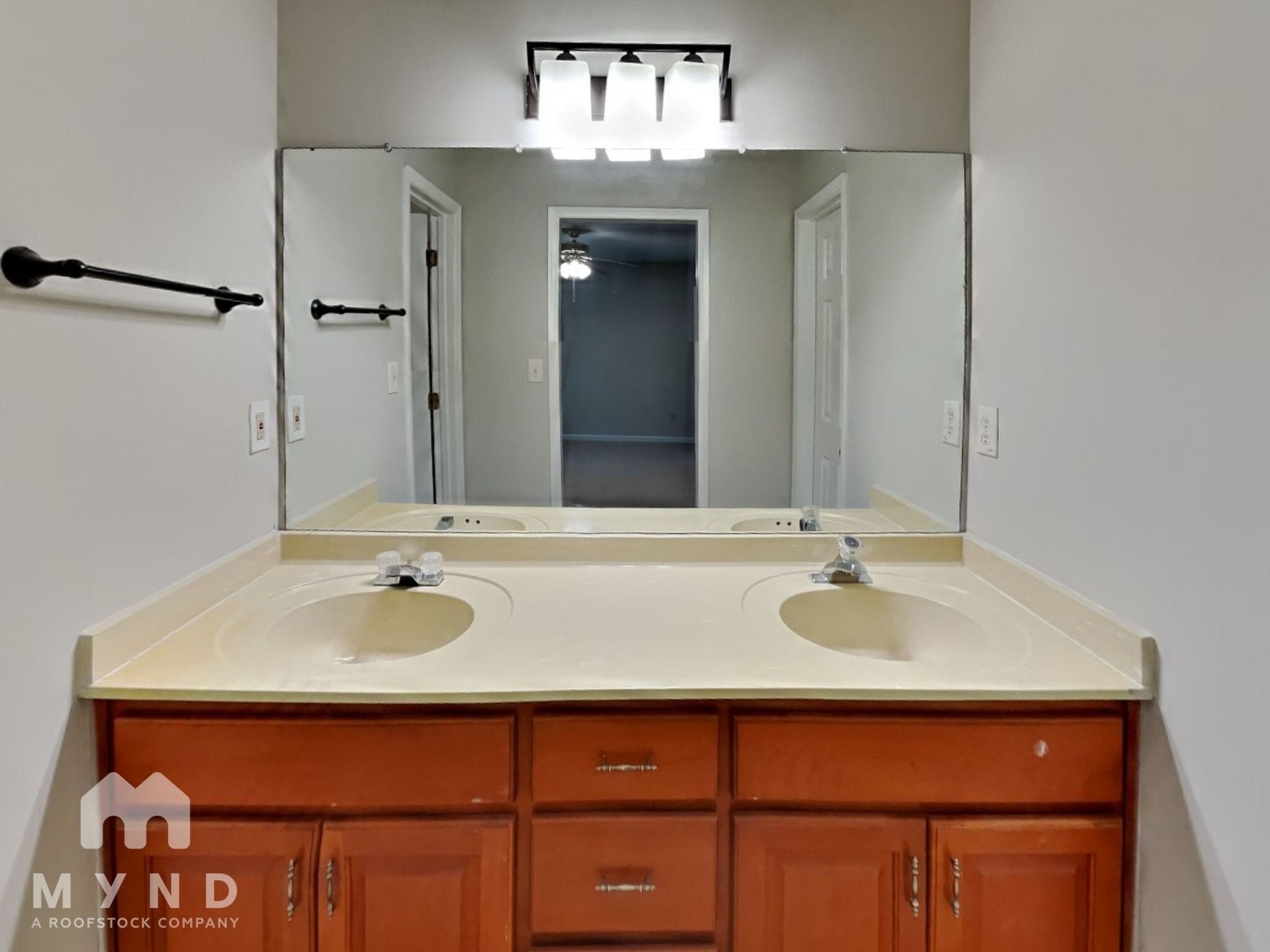 Building Photo - 727 Twin Brooks Ct