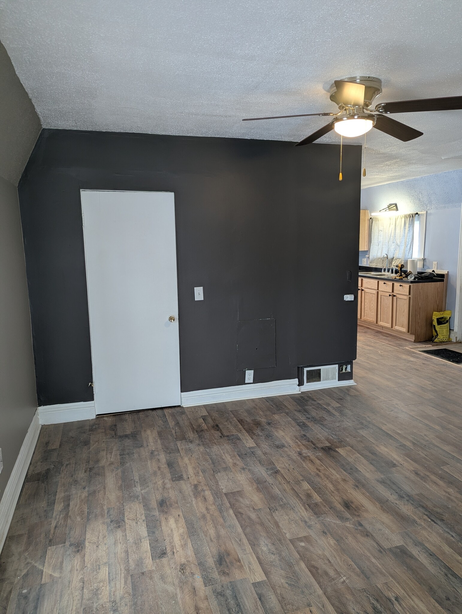 Building Photo - 64 E Maple