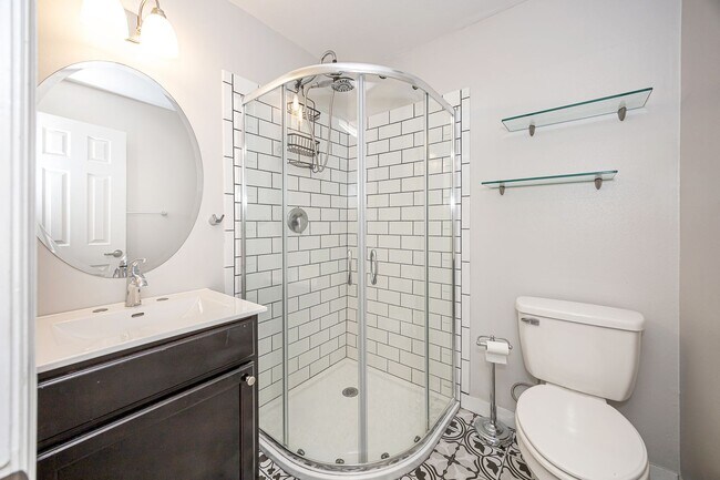 Building Photo - Harbor Landing rental with boat slip, great amenities, and a gated waterfront community lifestyle.