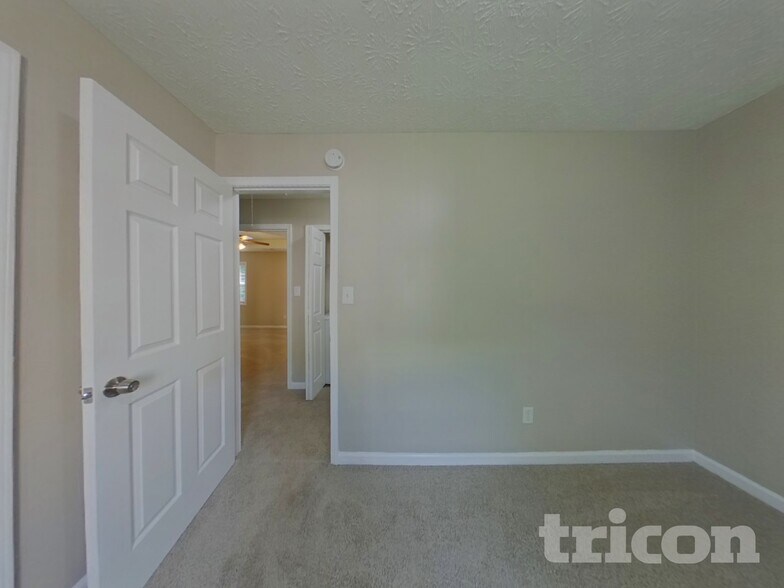 Building Photo - 355 Mary Alice Dr