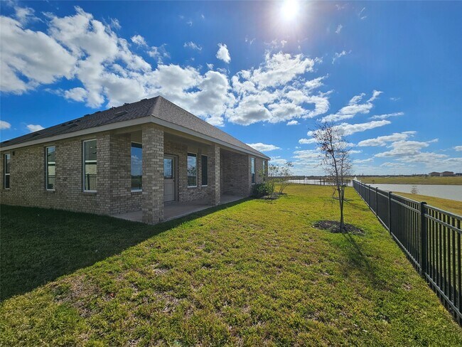 Building Photo - 3053 Avenida Sonoma Dr