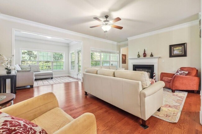 Building Photo - 3808 Fairhill Point