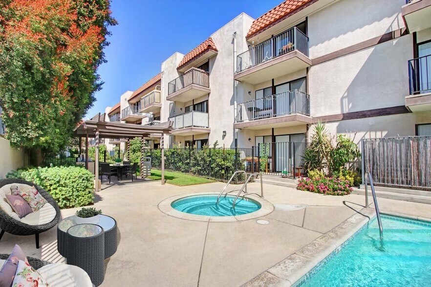 Sherway Villa 17808 Sherman Way Reseda CA 91335 Apartment Finder