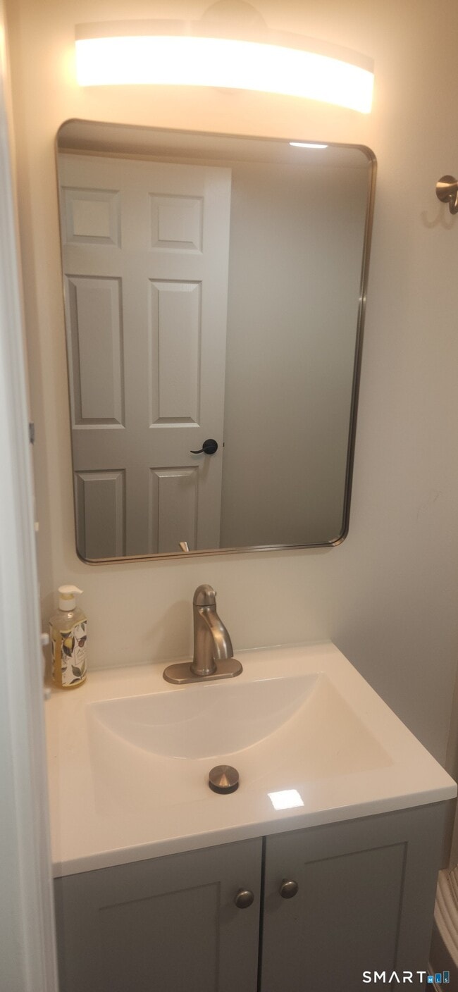 Building Photo - 19 Benham Ave