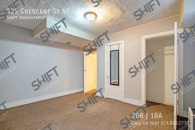 Building Photo - 325 Crescent St NE