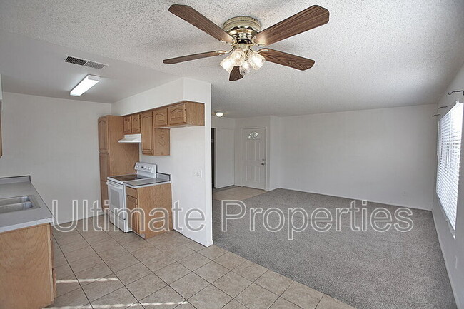 Building Photo - 5648 W Townley Ave