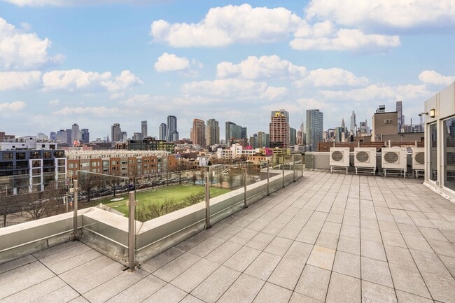 Building Photo - 11-35-35 45th Ave