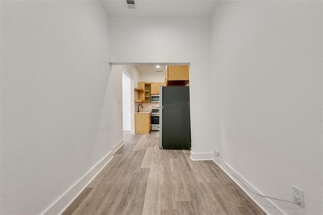 Building Photo - 506 N Lancaster Ave