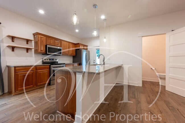 Building Photo - 22 NE Hadley Way