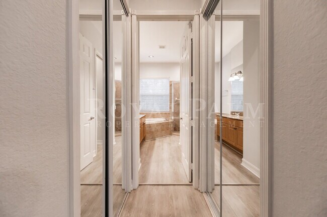 Building Photo - 12060 Lucca St