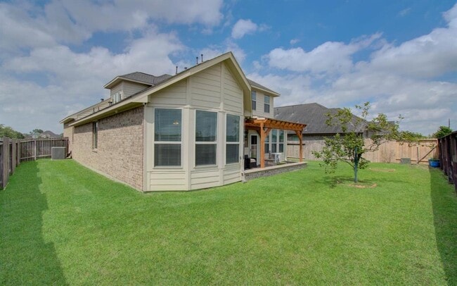 Building Photo - 7610 River Pass Dr