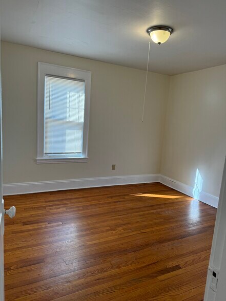 Building Photo - 86 Jenness St