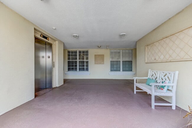 Building Photo - Fully Furnished 3/3 Ocean Grande Condo
