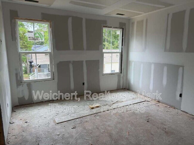 Building Photo - 1203 Fern St