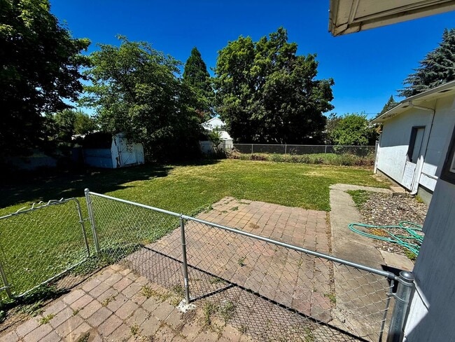 Building Photo - Adorable 3 bedroom 1.5 bathroom house for ...