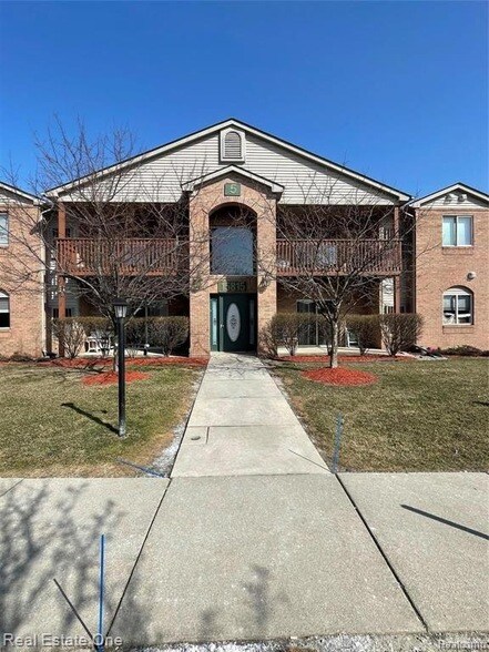 Primary Photo - 15815 Lakeside Dr