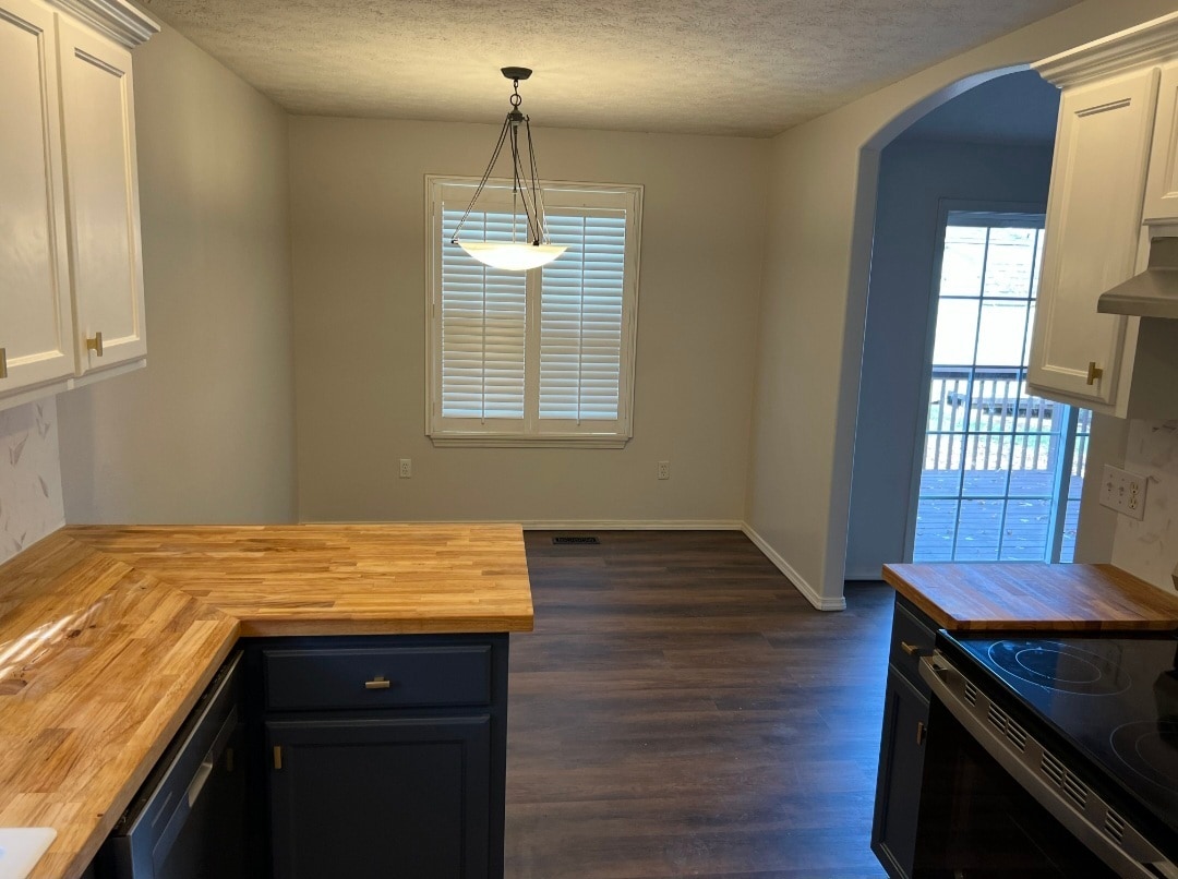 Building Photo - 3371 W Erie St