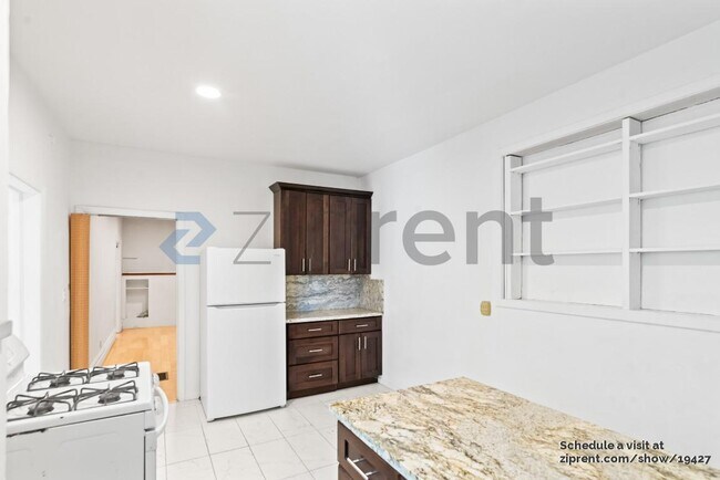 Building Photo - 39a Cook St