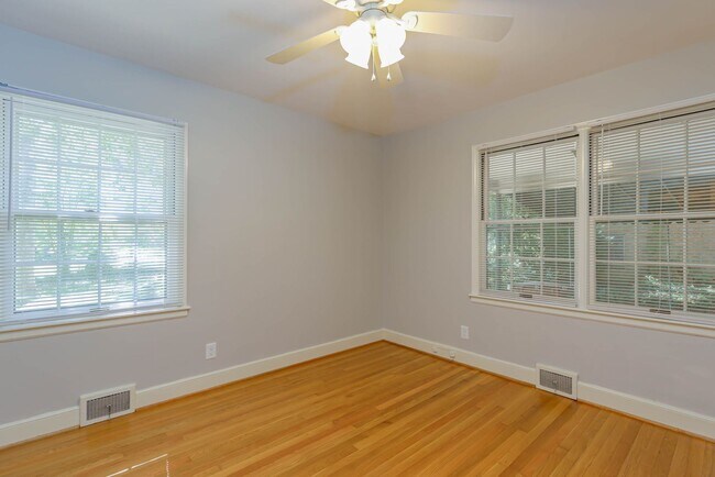 Building Photo - APPLICATIONS PENDING! Gorgeous 3 bed 2 bath home with finished basement/carport in NW Greensboro!...