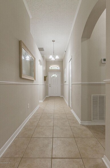 Building Photo - 10947 Apple Blossom Trl E