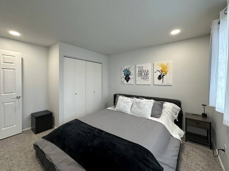 Bedroom 2 Queen Size Bed - 34426 10th Ave SW