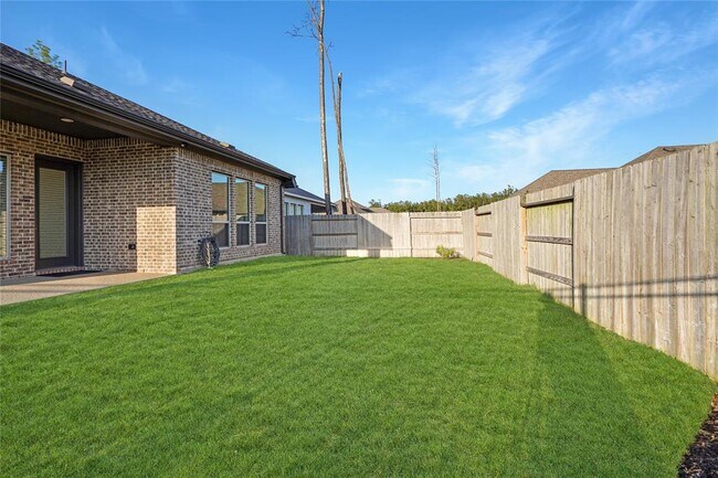 Building Photo - 15906 Golden Trails Ct