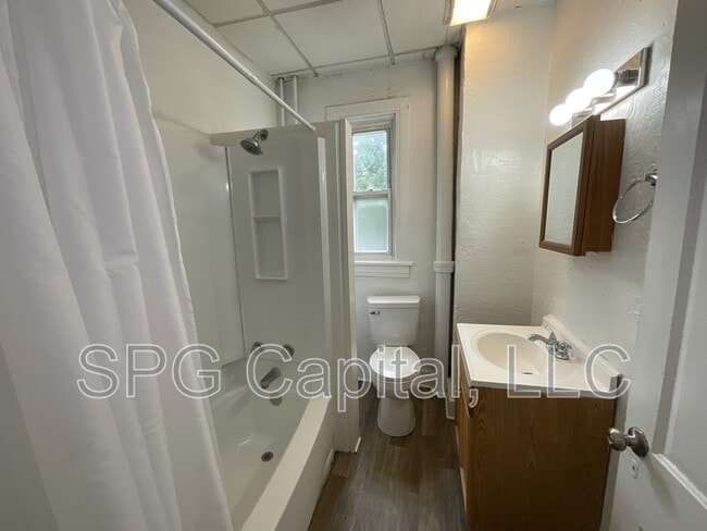 Building Photo - 120 S Hartley St