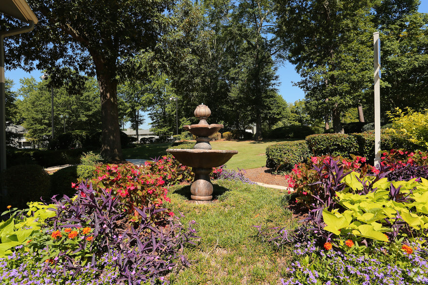 Building Photo - Reserve at Twin Oaks