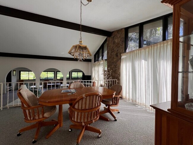 Building Photo - Grenelefe/Country Homes Community