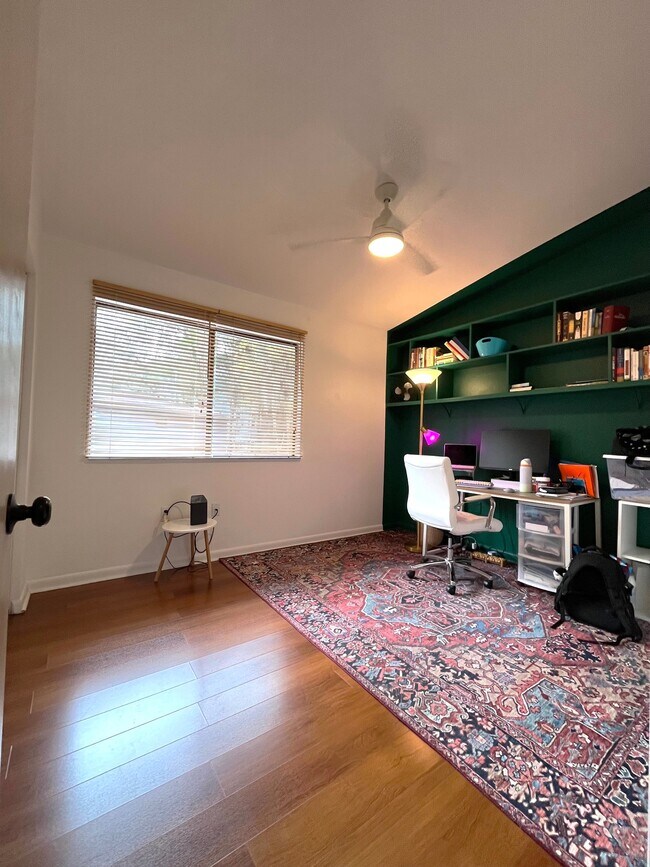 Building Photo - 2206 SW 39 Dr