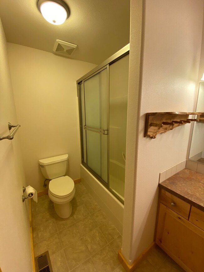 Building Photo - 106 Ironwood Dr