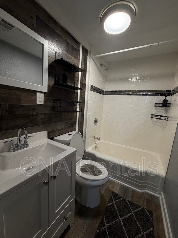 Building Photo - 539 Paines Ave NW