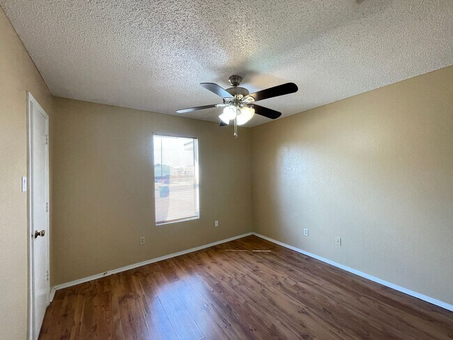 Building Photo - 2806 Derby Dr