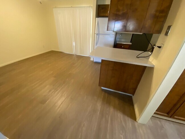 Building Photo - Cozy apartment for rent in Visalia