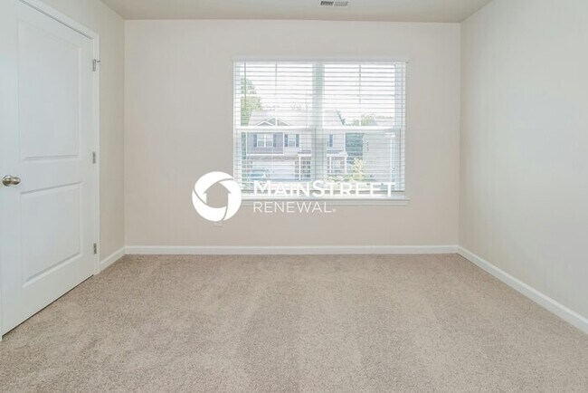 Building Photo - 4 Bedroom Pet-Friendly Home in KNOXVILLE, ...