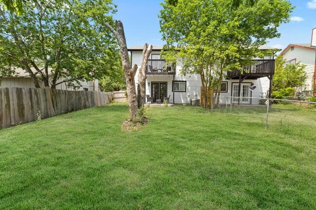 Building Photo - 5522 Allbrook