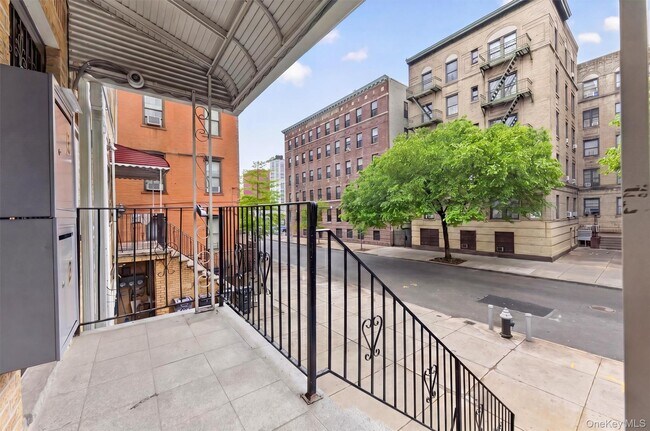 Building Photo - 315 E 163rd St