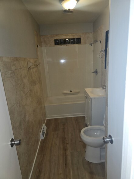 Building Photo - 146 State St