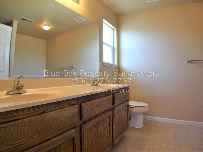 Building Photo - 573 E Eaton Rd