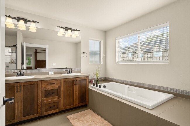 Building Photo - GORGEOUS SHERWOOD 3 BED/2.5 BATH+ OFFICE O...