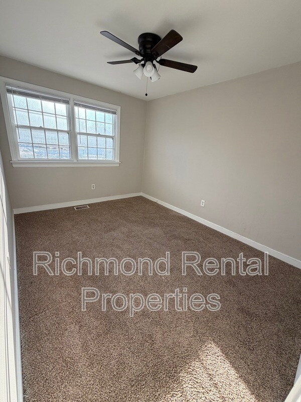 Building Photo - 2121 Lauderdale Dr