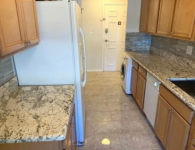 Building Photo - 1805 William St