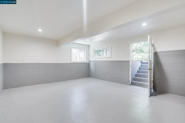 Building Photo - 3160 D St