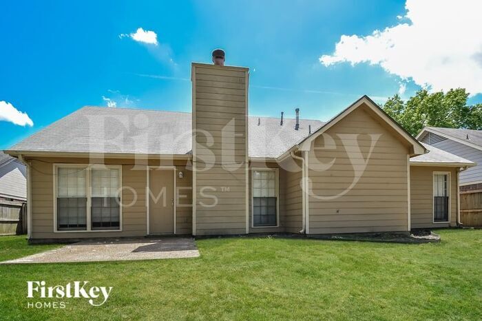 Building Photo - 7452 Kingsland Dr