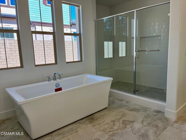 Building Photo - 779 Edward Scholle Dr