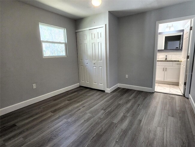 Building Photo - 2617 Pine Tree Dr