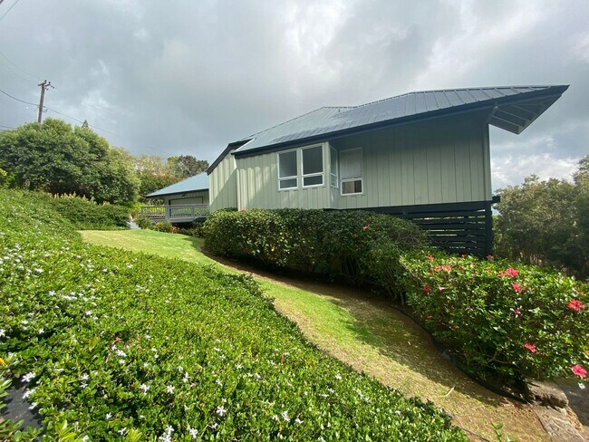 Building Photo - Kamuela Heights