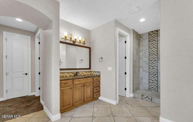 Building Photo - 841 Golden Edge Ct